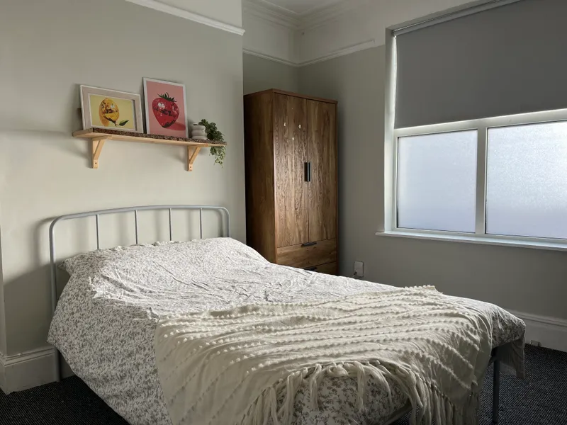 Modern 6 Bed + 2.5 Bath Student House // Jul 2026 - Image 25